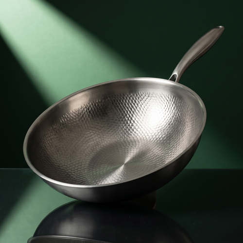 Handgehämmerter Titan-Wok 12 Zoll